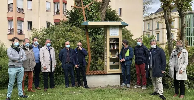 photo  la boîte à livres du plan d’eau se trouve près de l’aire de jeux pour enfants.  &copy;  ouest-france 