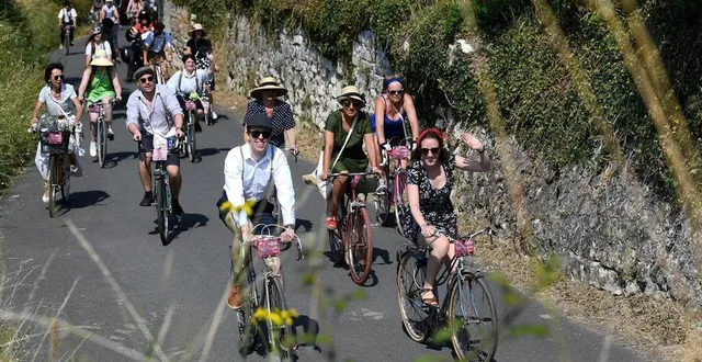 photo  vélo anjou vintage a déjà son succès. au tour du château de montmirail ?  &copy;  archives co – josselin clair 