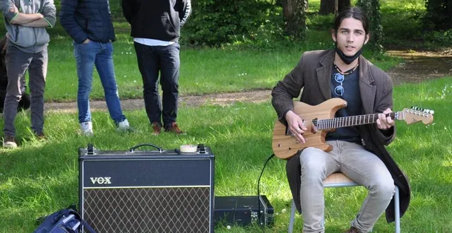 photo  vincent lopez en pleine démonstration.  &copy;  le maine libre 