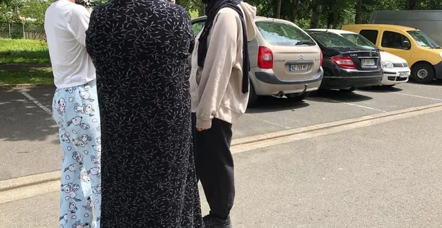 photo  c’est sur ce parking de la rue suisses aux sablons, que des riverains ont assisté à la scène.  &copy;  ouest-france 