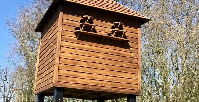 photo  la maison des pigeons a pris place dans le parc communal du centre bourg.  &copy;  ouest-france 
