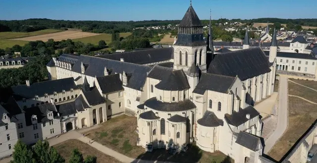 photo  l’abbaye de fontevraud, l’un des joyaux du département de maine-et-loire.  &copy;  co – josselin clair 