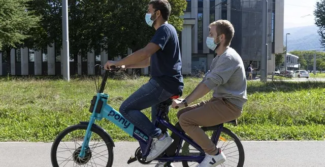 photo  les vélos pony deux places, en libre-service, ont été lancé en phase de test à grenoble (rhône alpes).  &copy;  ouest-france 
