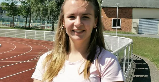 photo  coralie launay, joueuse de foot depuis ses 6 ans, va apporter son expérience aux féminines du club et accompagner le développement des équipes ; en échange de ses services, le club va lui payer ses formations.  &copy;  le maine libre 