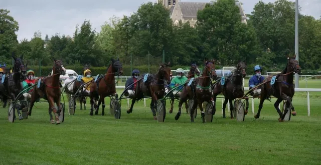 photo  à plusieurs reprises, les courses hippiques se sont déroulées à huis clos, les jockeys portant même le masque.  &copy;  photo archives ml 
