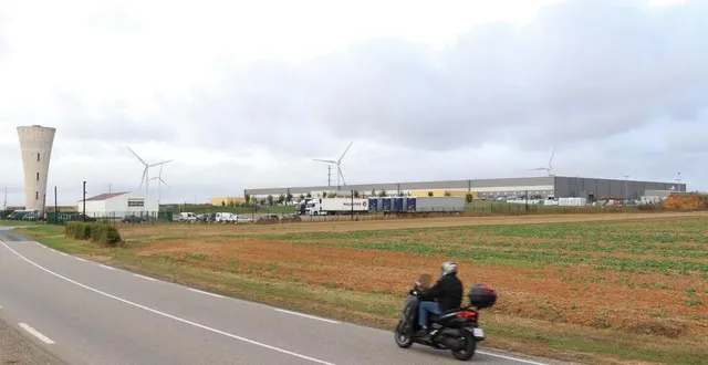 photo  la plateforme distriservices, dépendant de la coopérative agrial, a ouvert en 2014, à argentan et fait partie des trois sites ornais classés seveso seuil haut.  &copy;  ouest-france 