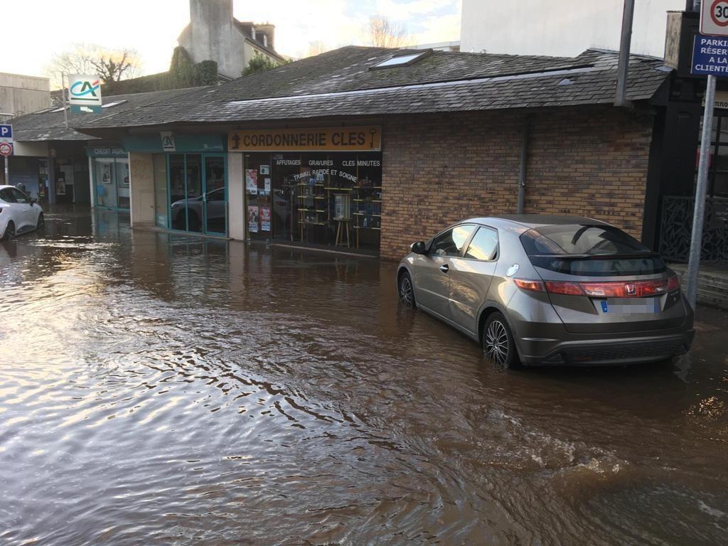 La canalisation d'eaux usées qui a cédé dans ce quartier de Toulon