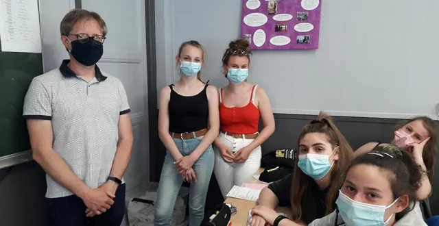 photo  des élèves attentifs aux explications de l’intervenant.  &copy;  ouest-france 