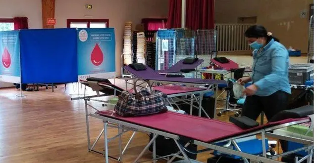 photo  la salle des fêtes de dissé est adaptée pour respecter les mesures sanitaires.  &copy;  ouest-france 