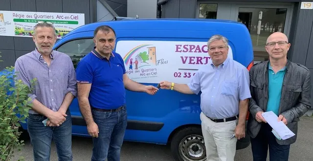 photo  la régie des quartiers arc-en-ciel a reçu un véhicule utilitaire de la part d’enedis ce mercredi 2 juin 2021  &copy;  ouest-france 