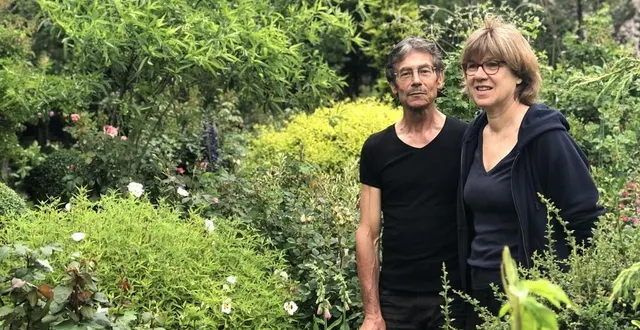 photo  souligné-flacé, mercredi 2 juin 2021. eric et catherine peuvent passer en ce moment 10 heures par jour dans leur jardin d’un hectare.  &copy;  le maine libre 
