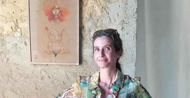 photo  élise steiner et une de ses œuvres.  &copy;  ouest-france 