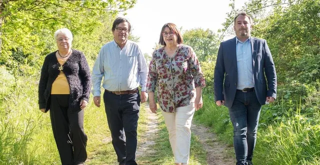 photo  les deux candidats titulaires et leurs deux remplaçants.  &copy;  studio photo jm2 