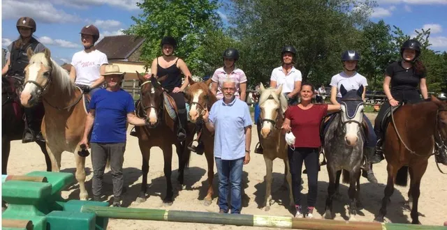 photo  à l’issue des animations, le maire, philippe bigot, a félicité les organisateurs et l’ensemble des participants.  &copy;  ouest-france 
