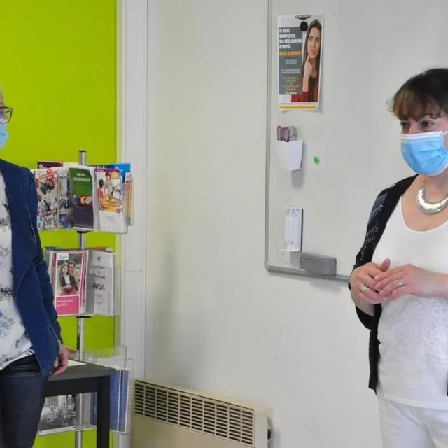 Martine (à gauche), ici au côté de Sophie Castillo, est venue témoigner de son quotidien. Le Maine Libre photo martine (à gauche), ici au côté de sophie castillo, est venue témoigner de son quotidien. © le maine libre