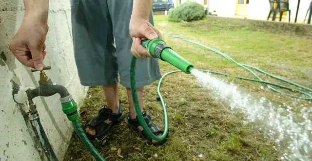 photo  il est demandé à chacun de ménager l’eau, dans les bassins concernés.  &copy;  archives 