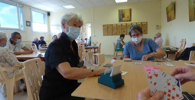 photo  pour le jour de réouverture du club de bridge, 28 joueurs étaient répartis sur sept tables.  &copy;  ouest-france 