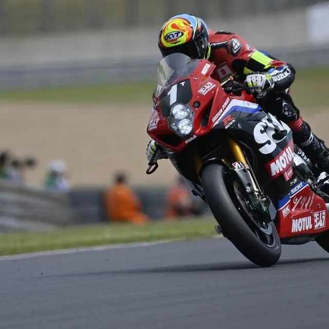 photo journée réussie pour qui, pour le moment, est en pole provisoire des 24 heures motos.  ©  jérôme fouquet