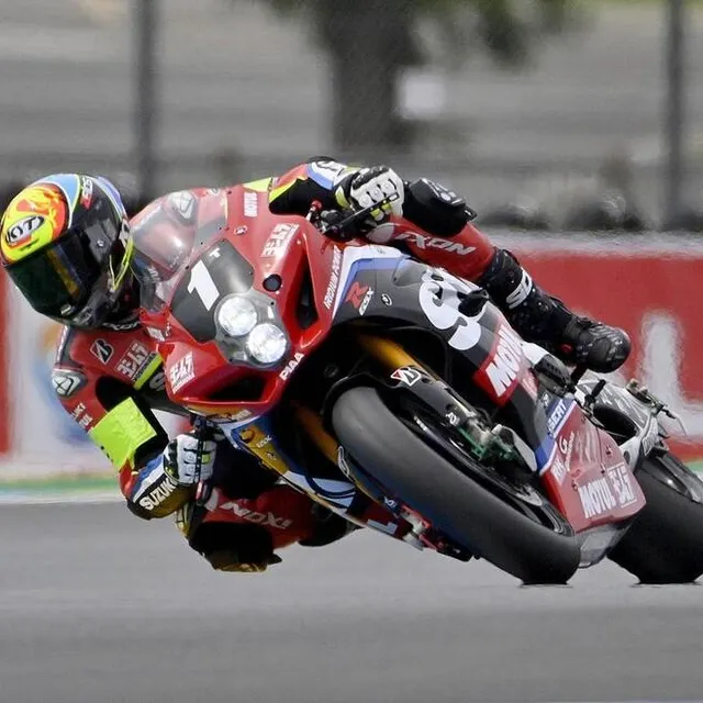 photo journée réussie pour qui, pour le moment, est en pole provisoire des 24 heures motos.  ©  jérôme fouquet