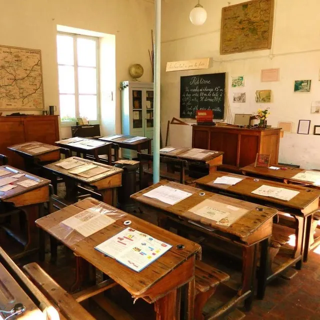 photo la visite de l’ancienne école de grez est au programme.  ©  archives le maine libre