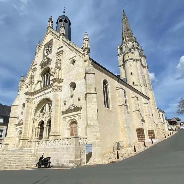 photo le portail de l’église notre-dame à saint-calais (sarthe).  ©  archives ouest-france