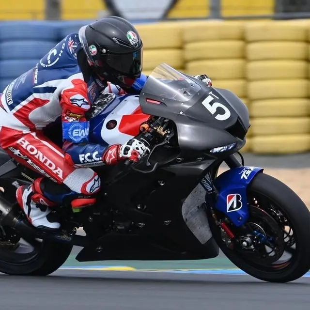 photo 24 heures du mans moto. #5. f.c.c. tsr honda france. japon. honda cb r1000. formula ewc. hook joshua. australie.  ©  daniel fouray / ouest-france