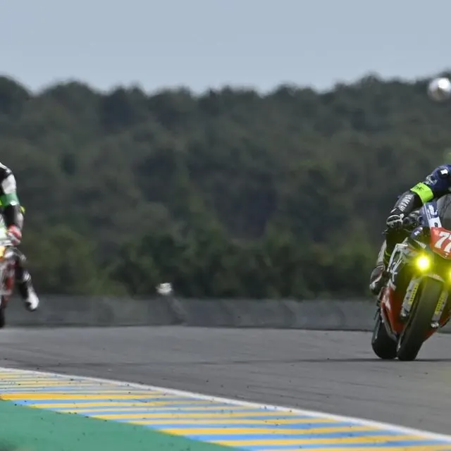 photo #777. wojcik racing team 2. pologne. yamaha yzf – r1. superstock. bergman christoffer. suède.  ©  daniel fouray / ouest-france