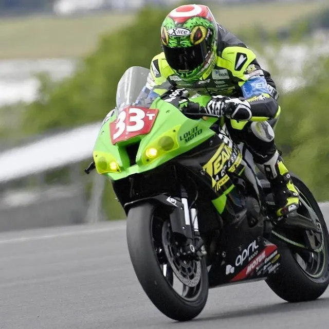 photo #33. team 33 louit april moto. france. kawasaki zx 10r. superstock. gamarino christian. italie.   photo : jérôme fouquet/ouest-france  ©  jérôme fouquet/ouest-france