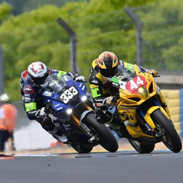 photo #44. no limits motor team. italie. gsxr – 1000. superstock. masbou alexis. france.  ©  daniel fouray / ouest-france