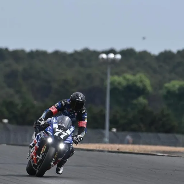 photo #77. wojcik racing team. pologne. yamaha yzf – r1. formula ewc. krummenacher randy. suisse.  ©  daniel fouray / ouest-france