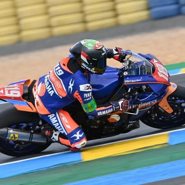 photo #119. slider france. yamaha yzf- r1. superstock. diller charles. france.  ©  daniel fouray / ouest-france