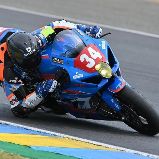 photo #34. jma racing – action bike. france. suzuki gsxr – 1000. superstock. carillo cyril. france.  ©  daniel fouray / ouest-france