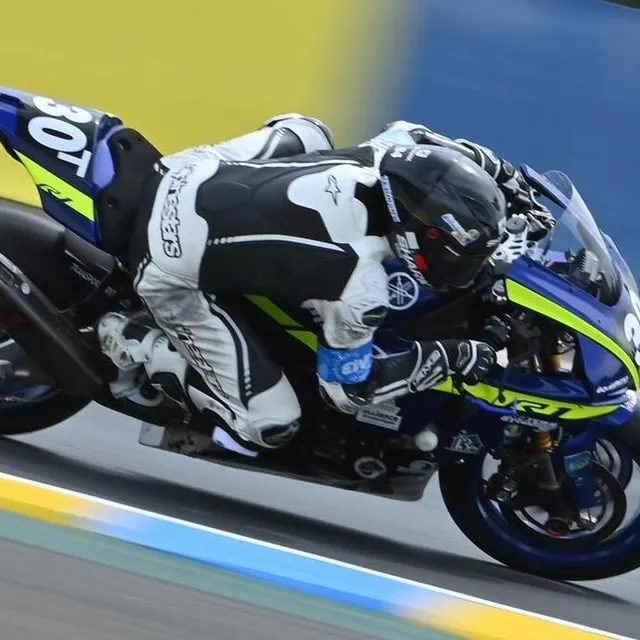 photo #30. team gt france yamaha yzf – r1. formula ewc. lageon camille. france.  ©  daniel fouray / ouest-france