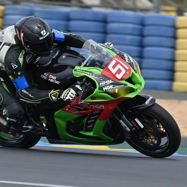photo #51. team motostand france. kawasaki zx 10r. superstock. regouby baptiste. france.  ©  daniel fouray / ouest-france
