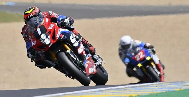 photo  la suzuki du sert mène la course après neuf heures de course.  &copy;  jérôme fouquet/ouest-france 