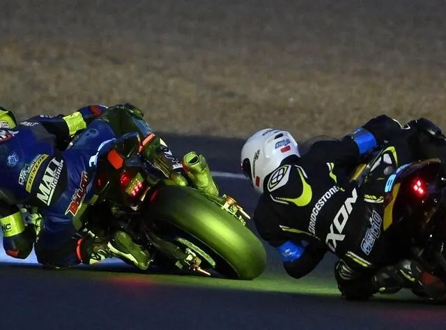 photo motocyclisme. 24 heures motos 2021. ambiance nuit  ©  jerome fouquet/ouest-france