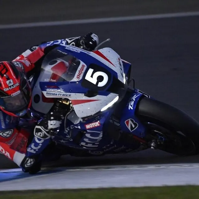 photo motocyclisme. 24 heures motos 2021. ambiance nuit #5. f.c.c. tsr honda france. japon. honda cb r1000. formula ewc. di meglio mike. france. photo : jérôme fouquet/ouest-france  ©  jérôme fouquet/ouest-france