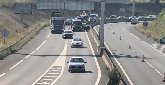 photo  un accident a déclenché d’importants bouchons sur la route départementale 748 dans le sens angers – brissac-loire-aubance.  &copy;  ouest-france 