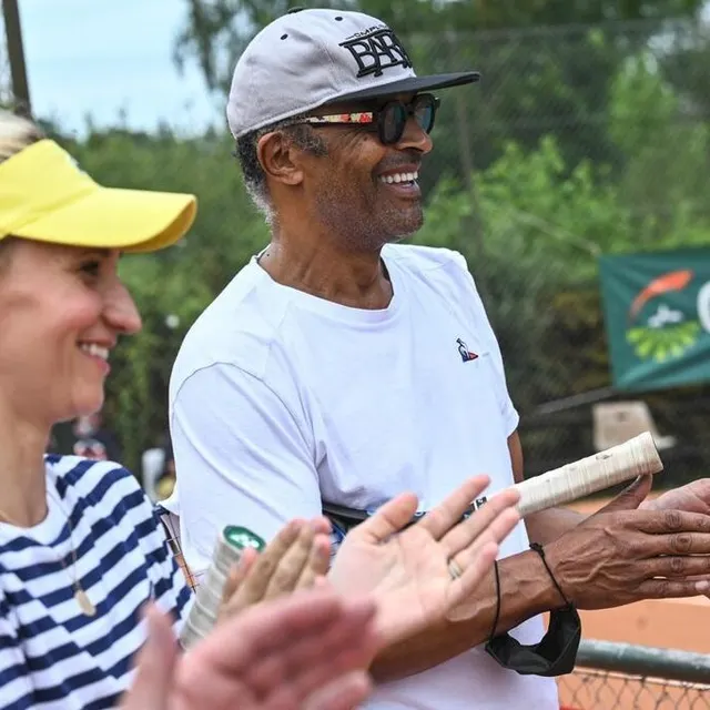 photo tatiana golovin et yannick noah ont applaudi les jeunes joueurs sarthois.  ©  photo le maine libre denis lambert