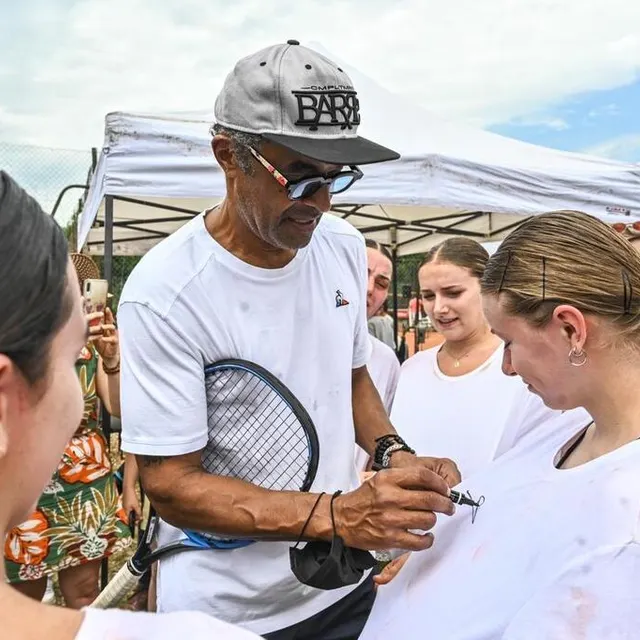 photo yannick noah et tatiana golovin ont passé l’après-midi à bessé-sur-braye et à saint-calais.  ©  photo le maine libre denis lambert