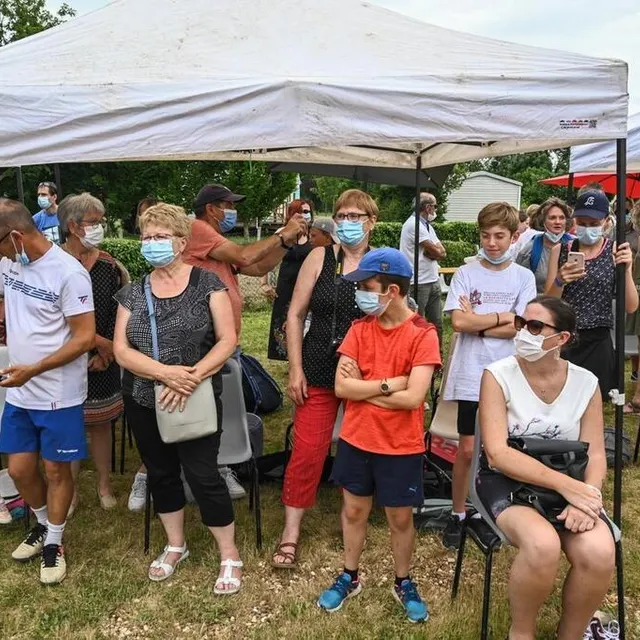 photo yannick noah et tatiana golovin ont passé l’après-midi à bessé-sur-braye et à saint-calais.  ©  photo le maine libre denis lambert