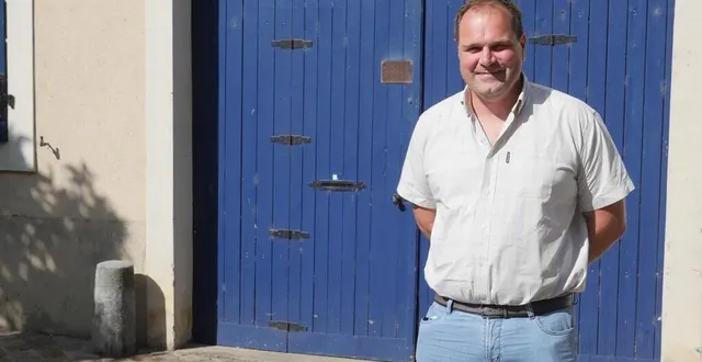 photo  arnold virfollet, 47 ans, est candidat sous l’étiquette du rassemblement national (rn) dans le canton de sablé-sur-sarthe, pour les élections départementales. son binôme, véronique de subercasaux, était absente lors de l’entretien.  &copy;  le maine libre 