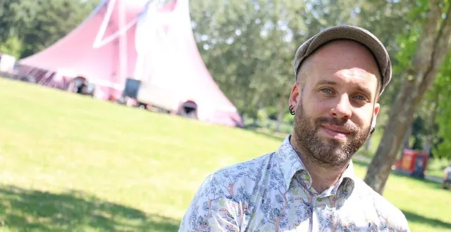 photo  richard fournier, directeur artistique, en pleine préparation du festival le mans fait son cirque.  &copy;  ouest-france 