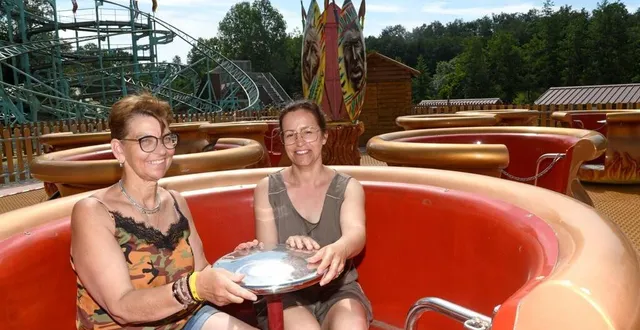 photo  massais, jeudi 10 juin. karine montalétang, co-gérante du parc et stéphanie roussière, nouvelle responsable commerciale, dans la nouvelle attraction, les chaudrons.  &copy;  co – marie delage 