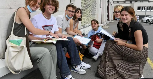 photo  philippine, esther, flavien, nathan et leurs camarades ont passé les épreuves de philosophie ce jeudi 17 juin. ils ont eu le choix entre un sujet sur le langage, un autre sur l’inconscient et le dernier sur le temps.  &copy;  photo le maine libre – yvon loué 