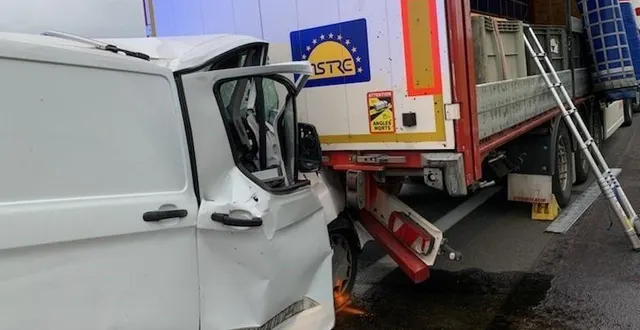 photo  jeudi 17 juin 2021, un camion et un poids lourd se sont percutés sur l’autoroute a28, à hauteur de vivoin.  &copy;  le maine libre 