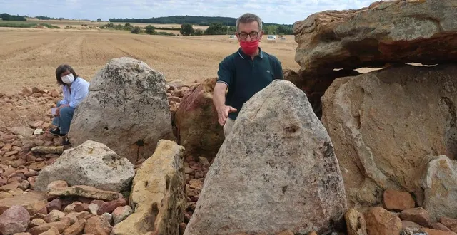 photo  didier poncet fait découvrir la nécropole de monpalais et la butte de moncoué cet été.  &copy;  archives co 