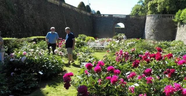 photo  les derniers visiteurs profitaient d’un spectacle encore exceptionnel pour cette ultime journée.  &copy;  le maine libre 