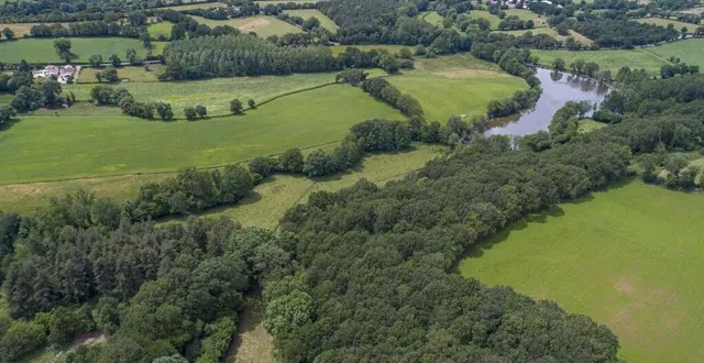 photo  le paysage bocager en gâtine.  &copy;  association camera natura 