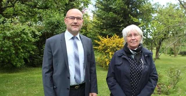 photo  laurent hubert et michèle juguin-laloyer font la course en tête dans le canton de la flèche.  &copy;  le maine libre 